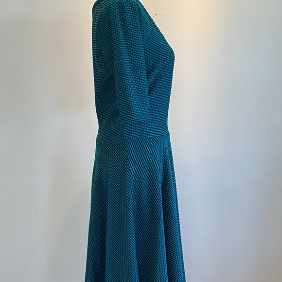 LuLaroe Nicole Dress - Picture 2 of 5